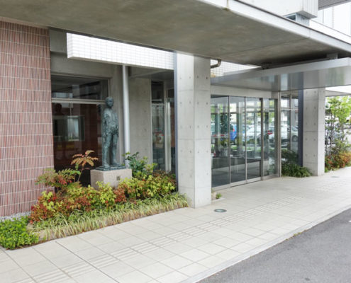 おかやま西川原プラザの玄関写真