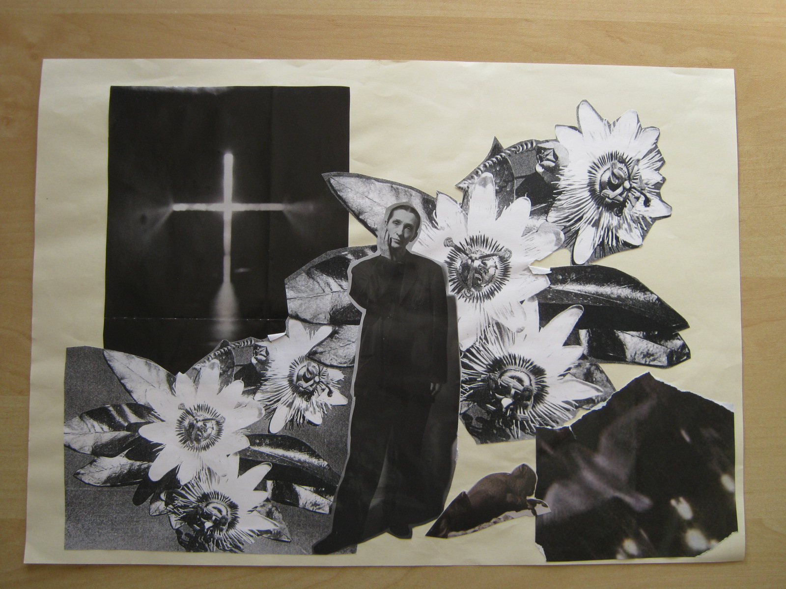 内面を切り貼りしていくコラージュ療法の制作過程